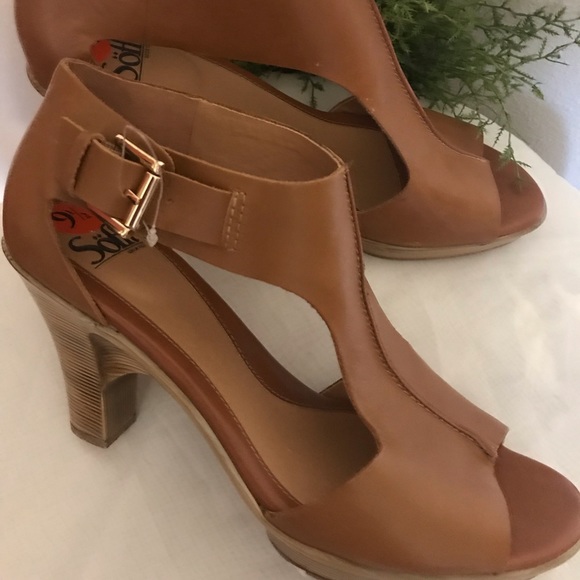 Sofft Shoes - 💥HOST PICK💥Sofft NWOB tan heels Size 9 1/2